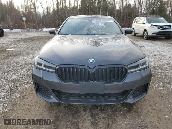 2022 BMW 5 Series 530i xDrive with VIN WBA13BJ01NCJ87578, listed as a Copart auction lot 85685994 with 33,814 mi miles and Salvage Title. Bid and sale history available at carsss.com. Image 5.