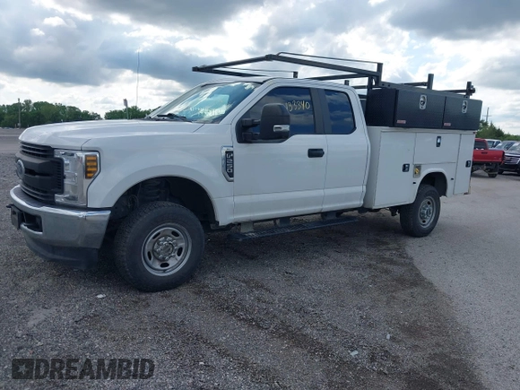 2019 Ford F-250 XL with VIN 1FD7X2B60KEC25009, listed as a IAAI auction lot 42133340 with 159,294 mi miles and . Bid and sale history available at DreamBid. Image 2.