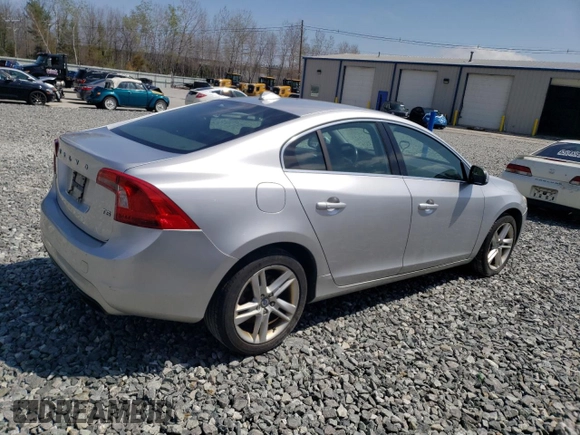 2014 Volvo S60 T5 z VIN YV1612FS1E1280860, wystawiony jako Copart lot #54199565 z przebiegiem 173 681 mil mil oraz Czysty tytuł • Clean title. Historia ofert i sprzedaży dostępna na DreamBid. Obrazek 3.