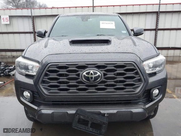 2020 Toyota Tacoma 4WD SR5 with VIN 5TFCZ5AN1LX227753, listed as a IAAI auction lot 41543939 with 35,860 mi miles. Bid and sale history available at carsss.com. Image 12.