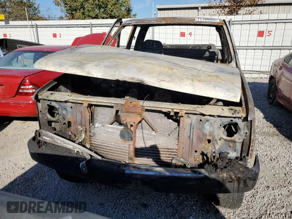 1994 GMC Sierra 1500 z VIN 2GTEK19K9R1551815, wystawiony jako Copart lot #77106604 z przebiegiem Nie podano mil oraz Nie do naprawy • Non repairable. Historia ofert i sprzedaży dostępna na DreamBid. Obrazek 5.