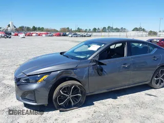 2025 Nissan Altima SR with VIN 1N4BL4CV1SN308241, listed as a IAAI auction lot 41807739 with 13,927 mi miles and . Bid and sale history available at DreamBid. Image 6.
