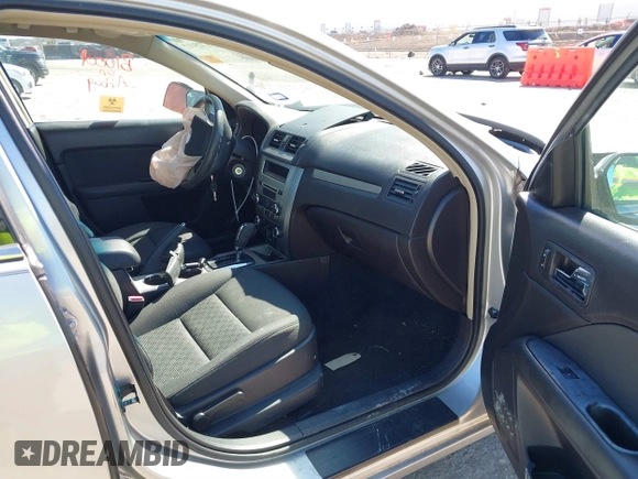 2010 Ford Fusion SE with VIN 3FAHP0HA7AR390002, listed as a IAAI auction lot 41725117 with 1 mi miles. Bid and sale history available at carsss.com. Image 5.