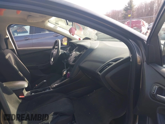 2018 Ford Focus SE with VIN 1FADP3F25JL306401, listed as a IAAI auction lot 41914390 with 84,106 mi miles. Bid and sale history available at carsss.com. Image 5.