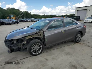 2017 Toyota Camry XLE z VIN 4T1BF1FK6HU389524, wystawiony jako Copart lot #56341345 z przebiegiem 156 516 mil mil oraz Czysty tytuł • Clean title. Historia ofert i sprzedaży dostępna na DreamBid. Obrazek 1.