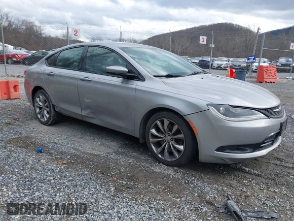 2015 Chrysler 200 S with VIN 1C3CCCBG7FN613684, listed as a IAAI auction lot 41028061 with 111,061 mi miles. Bid and sale history available at carsss.com. Image 1.