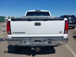 2006 Chevrolet Silverado 1500 LT1 with VIN 1GCEC19TX6Z130145, listed as a IAAI auction lot 41831016 with 122,540 mi miles and . Bid and sale history available at DreamBid. Image 16.