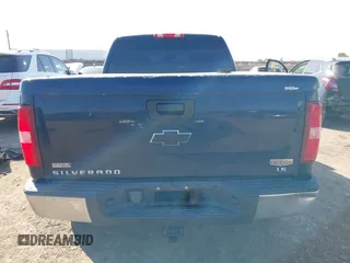 2010 Chevrolet Silverado 1500 LS with VIN 1GCSCREA5AZ134148, listed as a IAAI auction lot 41576732 with 211,421 mi miles. Bid and sale history available at carsss.com. Image 17.