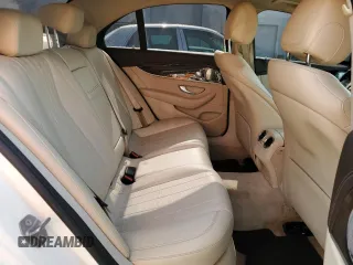 2017 Mercedes-Benz E 300 Luxury с VIN WDDZF4JBXHA069223, выставлен на аукционе Copart как лот 61022115 с пробегом 160 588 миль миль и Чистый • Clean title. История ставок и продаж доступна на DreamBid. Изображение 10.