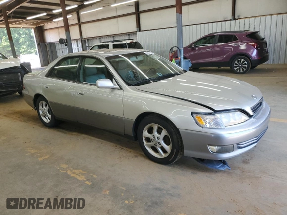 2001 Lexus ES 300 z VIN JT8BF28G910303864, wystawiony jako Copart lot #61811935 z przebiegiem 159 696 mil mil oraz Szkoda całkowita • Salvage title. Historia ofert i sprzedaży dostępna na DreamBid. Obrazek 4.