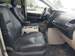 2011 Chrysler Town & Country Touring-L with VIN 2A4RR8DGXBR734005, listed as a IAAI auction lot 41874573 with 170,215 mi miles. Bid and sale history available at carsss.com. Image 5.