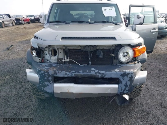 2010 Toyota FJ Cruiser with VIN JTEBU4BF6AK096501, listed as a IAAI auction lot 41413287 with 236,788 mi miles. Bid and sale history available at carsss.com. Image 6.