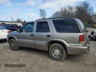 2000 GMC Jimmy SLE Convenience with VIN 1GKDT13W7Y2224370, listed as a Copart auction lot 44601215 with 0 mi miles and Clean Title. Bid and sale history available at carsss.com. Image 2.