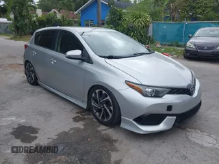 2016 Scion iM z VIN JTNKARJE6GJ519848, wystawiony jako IAAI lot #41731418 z przebiegiem 87 825 mil mil oraz . Historia ofert i sprzedaży dostępna na DreamBid. Obrazek 1.