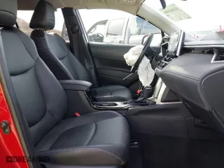 2022 Toyota Corolla Cross XLE with VIN 7MUDAAAG0NV037107, listed as a IAAI auction lot 41461606 with 19,067 mi miles. Bid and sale history available at carsss.com. Image 5.