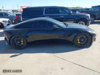 2019 Aston Martin Vantage with VIN SCFSMGAW6KGN01639, listed as a IAAI auction lot 41199331 with 37,462 mi miles. Bid and sale history available at carsss.com. Image 13.
