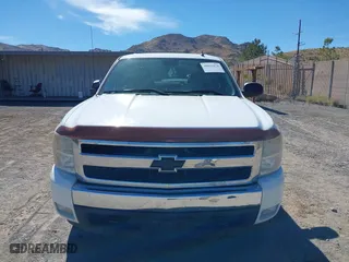 2007 Chevrolet Silverado 1500 LS with VIN 2GCEK13C071539373, listed as a IAAI auction lot 40411136 with 168,254 mi miles. Bid and sale history available at carsss.com. Image 6.