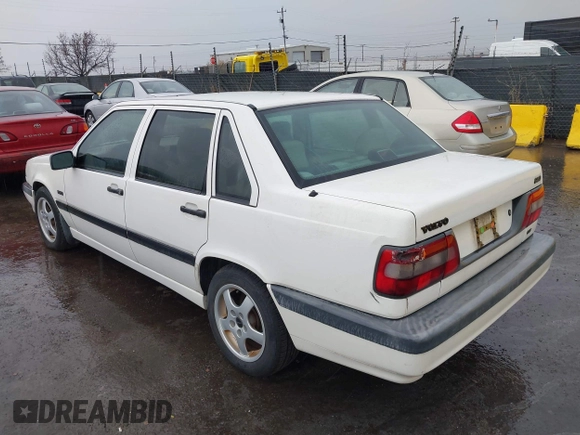 1996 Volvo S70 with VIN YV1LS5540T1337079, listed as a IAAI auction lot 41495253 with 180,722 mi miles. Bid and sale history available at carsss.com. Image 3.