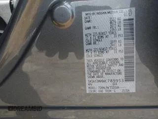 2017 Nissan Rogue SL z VIN 5N1AT2MV6HC789953, wystawiony jako IAAI lot #42255122 z przebiegiem 184 790 mil mil oraz . Historia ofert i sprzedaży dostępna na DreamBid. Obrazek 9.