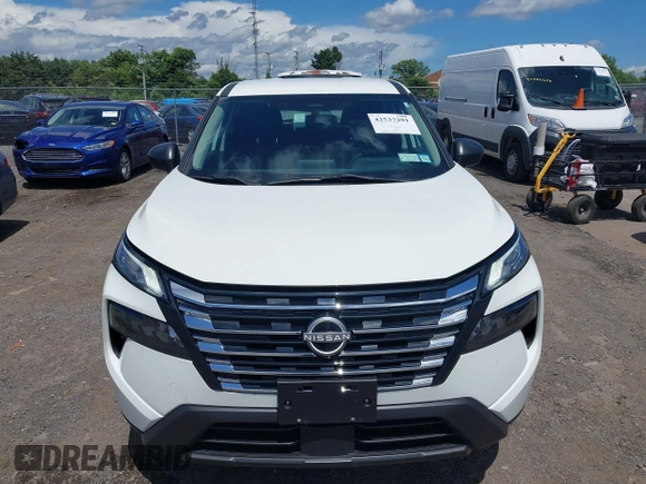 2024 Nissan Rogue S z VIN 5N1BT3AB7RC670251, wystawiony jako IAAI lot #42537291 z przebiegiem 37 019 mil mil oraz . Historia ofert i sprzedaży dostępna na DreamBid. Obrazek 12.