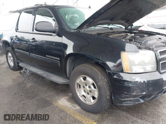 2011 Chevrolet Suburban LT with VIN 1GNSCJE01BR327933, listed as a IAAI auction lot 41813011 with 279,627 mi miles. Bid and sale history available at carsss.com. Image 21.