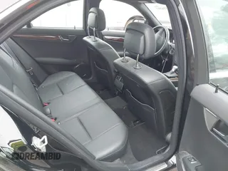 2009 Mercedes-Benz C 300 Sport z VIN WDDGF81X49R083504, wystawiony jako IAAI lot #42334397 z przebiegiem 98 913 mil mil oraz . Historia ofert i sprzedaży dostępna na DreamBid. Obrazek 8.