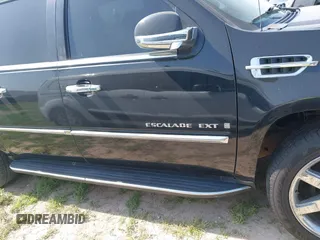 2008 Cadillac Escalade EXT z VIN 3GYFK62878G208887, wystawiony jako IAAI lot #41929267 z przebiegiem 186 074 mil mil oraz . Historia ofert i sprzedaży dostępna na DreamBid. Obrazek 13.
