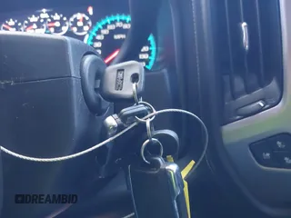2018 GMC Sierra 2500HD Denali z VIN 1GT12UEY6JF272619, wystawiony jako IAAI lot #41743216 z przebiegiem 165 231 mil mil oraz . Historia ofert i sprzedaży dostępna na DreamBid. Obrazek 11.