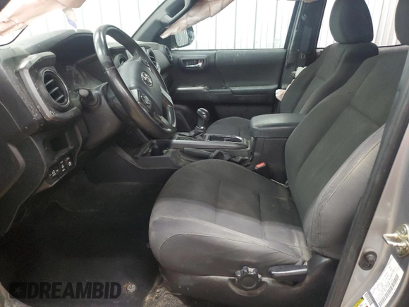 2017 Toyota Tacoma SR5 z VIN 3TMCZ5AN3HM087489, wystawiony jako Copart lot #53017955 z przebiegiem Nie podano mil oraz Szkoda całkowita • Salvage title. Historia ofert i sprzedaży dostępna na DreamBid. Obrazek 7.