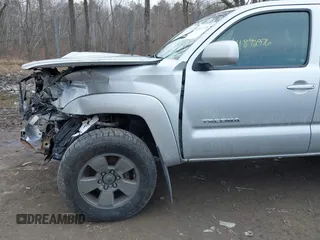 2009 Toyota Tacoma with VIN 5TEUU42N59Z604632, listed as a IAAI auction lot 41892976 with 43,810 mi miles. Bid and sale history available at carsss.com. Image 6.