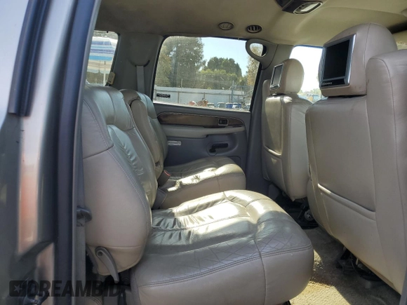 2002 Chevrolet Suburban Z71 with VIN 3GNFK16T02G237847, listed as a Copart auction lot 85391084 with 277,509 mi miles and Clean Title. Bid and sale history available at carsss.com. Image 11.