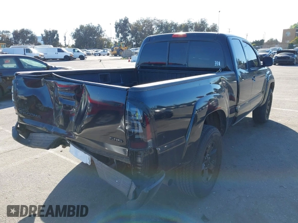 2007 Toyota Tacoma PreRunner with VIN 5TETU62NX7Z337556, listed as a IAAI auction lot 41664640 with 196,171 mi miles. Bid and sale history available at carsss.com. Image 4.