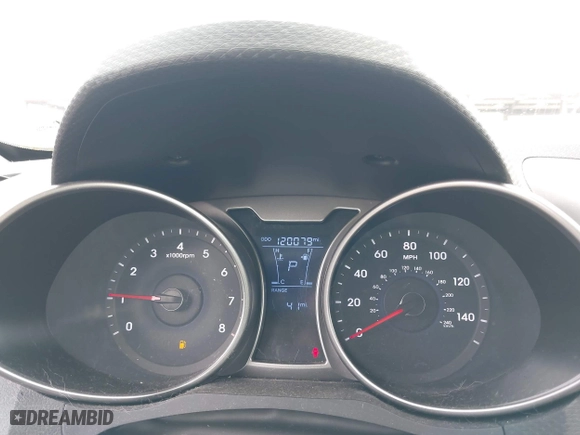 2015 Hyundai Veloster with VIN KMHTC6AD6FU236478, listed as a IAAI auction lot 41923285 with 120,079 mi miles. Bid and sale history available at carsss.com. Image 7.