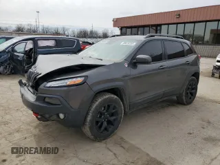 2015 Jeep Cherokee Trailhawk z VIN 1C4PJMBS2FW617889, wystawiony jako Copart lot #49626255 z przebiegiem 132 278 mil mil oraz Szkoda całkowita • Salvage title. Historia ofert i sprzedaży dostępna na DreamBid. Obrazek 1.