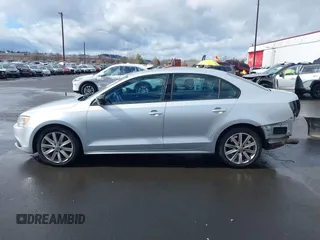 2012 Volkswagen Jetta S с VIN 3VW2K7AJ8CM394204, выставлен на аукционе IAAI как лот 41721042 с пробегом 215 326 миль миль и . История ставок и продаж доступна на DreamBid. Изображение 15.