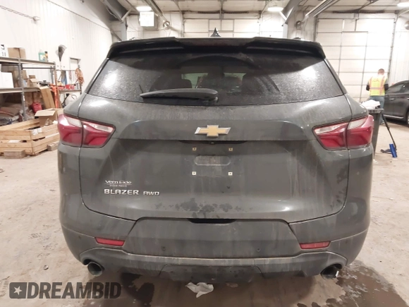 2020 Chevrolet Blazer LT z VIN 3GNKBHRS2LS529797, wystawiony jako IAAI lot #41725280 z przebiegiem 60 047 mil mil oraz . Historia ofert i sprzedaży dostępna na DreamBid. Obrazek 17.