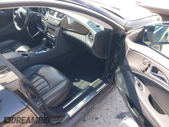 2009 Mercedes-Benz CLS 550 with VIN WDDDJ72X99A147500, listed as a IAAI auction lot 42171468 with 73,956 mi miles and . Bid and sale history available at DreamBid. Image 5.