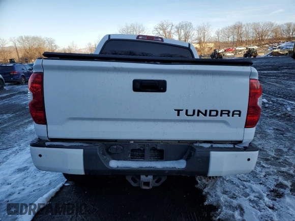 2019 Toyota Tundra SR5 z VIN 5TFAY5F12KX828829, wystawiony jako Copart lot #44032935 z przebiegiem Nie podano mil oraz Szkoda całkowita • Salvage title. Historia ofert i sprzedaży dostępna na DreamBid. Obrazek 6.