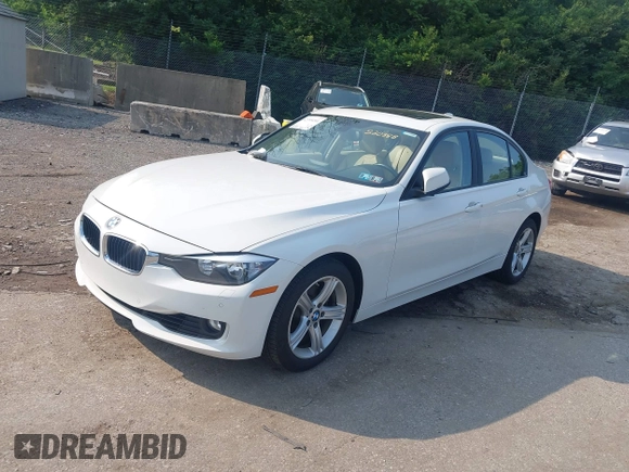 2015 BMW 3 Series 328i xDrive с VIN WBA3B5G51FNS20388, выставлен на аукционе IAAI как лот 42399201 с пробегом 97 349 миль миль и . История ставок и продаж доступна на DreamBid. Изображение 17.