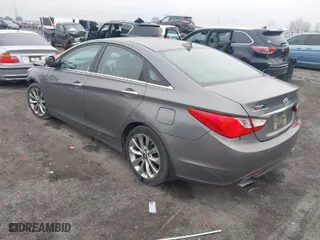 2013 Hyundai Sonata SE with VIN 5NPEC4AC4DH770868, listed as a IAAI auction lot 41504401 with 220,124 mi miles. Bid and sale history available at carsss.com. Image 3.