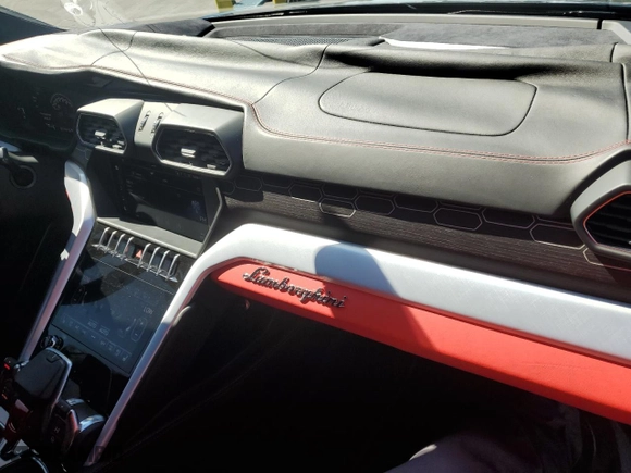 2019 Lamborghini Urus with VIN ZPBUA1ZL6KLA02282, listed as a Copart auction lot 88714865 with 17,842 mi miles and Salvage Title. Bid and sale history available at carsss.com. Image 15.