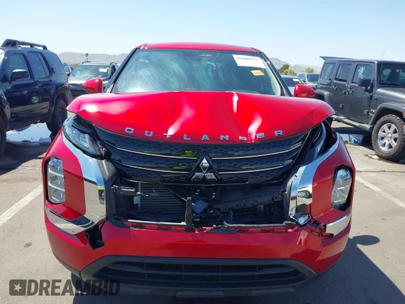 2024 Mitsubishi Outlander ES z VIN JA4J3UA85RZ034199, wystawiony jako IAAI lot #42000755 z przebiegiem 14 160 mil mil oraz . Historia ofert i sprzedaży dostępna na DreamBid. Obrazek 6.