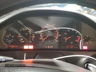 1992 Mercedes-Benz 500 z VIN WDBFA66E5NF040865, wystawiony jako Copart lot #57905205 z przebiegiem 95 158 mil mil oraz Tytuł czysty. Historia ofert i sprzedaży dostępna na DreamBid. Obrazek 9.