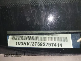 2009 Dodge 1500 SLT с VIN 1D3HV13T69S757414, выставлен на аукционе IAAI как лот 42142983 с пробегом 295 855 миль миль и . История ставок и продаж доступна на DreamBid. Изображение 18.