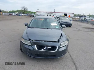 2010 Volvo V50 with VIN YV1382MW9A2526983, listed as a IAAI auction lot 42179780 with 203,974 mi miles. Bid and sale history available at carsss.com. Image 6.