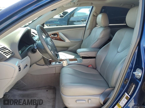 2008 Toyota Camry LE z VIN 4T1BK46K48U068935, wystawiony jako Copart lot #49741425 z przebiegiem 151 741 mil mil oraz Szkoda całkowita • Salvage title. Historia ofert i sprzedaży dostępna na DreamBid. Obrazek 7.