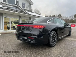 2022 Mercedes-Benz EQS 580 z VIN W1KCG4EB7NA021431, wystawiony jako Copart lot #44053605 z przebiegiem 28 708 mil mil oraz Czysty tytuł • Clean title. Historia ofert i sprzedaży dostępna na DreamBid. Obrazek 4.