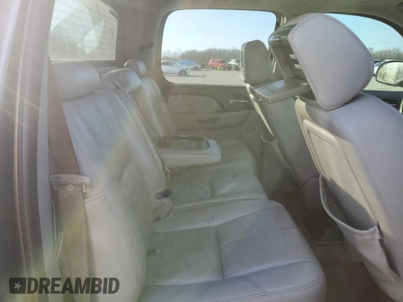 2007 Chevrolet Avalanche 3LT z VIN 3GNEC12067G311008, wystawiony jako Copart lot #45700525 z przebiegiem Nie podano mil oraz Szkoda całkowita • Salvage title. Historia ofert i sprzedaży dostępna na DreamBid. Obrazek 11.