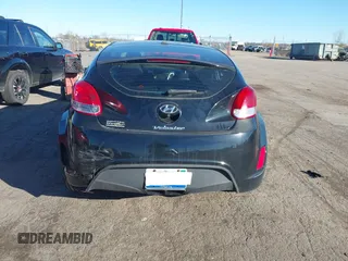 2016 Hyundai Veloster z VIN KMHTC6AD6GU299405, wystawiony jako IAAI lot #40846986 z przebiegiem 48 262 mil mil oraz . Historia ofert i sprzedaży dostępna na DreamBid. Obrazek 17.