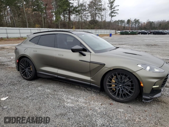 2023 Aston Martin DBX 707 z VIN SD7VUJBW5PTV06160, wystawiony jako Copart lot #76512973 z przebiegiem Nie podano mil oraz . Historia ofert i sprzedaży dostępna na DreamBid. Obrazek 4.